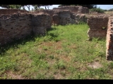 07404 ostia - regio iv - insula iii - domus delle colonne (iv,iii,1) - nordkorridor - raum (n) - raum (l) - bli ri suedwesten - 06-2024.jpg